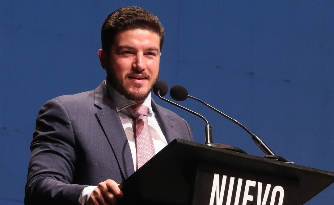 El gobernador de Nuevo León, Samuel García, dio a conocer la conformación de un fondo de 160 millones de pesos para basificar a mil 164 colaboradores. Foto: especial