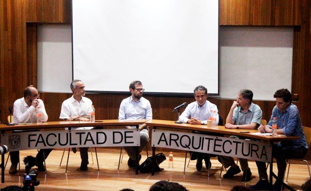 Arquitectos en el debate del “Viernes del Cetto” sobre el Edificio H y el Espacio Escultórico, organizado por el Taller Max Cetto (NADYA MURILLO. EL UNIVERSAL)