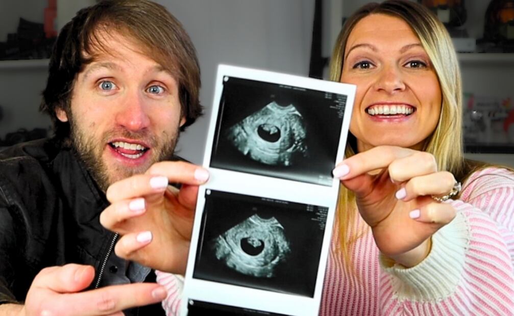 La pareja estadounidense dio a conocer su embarazo en marzo de 2026 a través de la plataforma de Instagram. Foto: Instagram @mcjuggernuggets