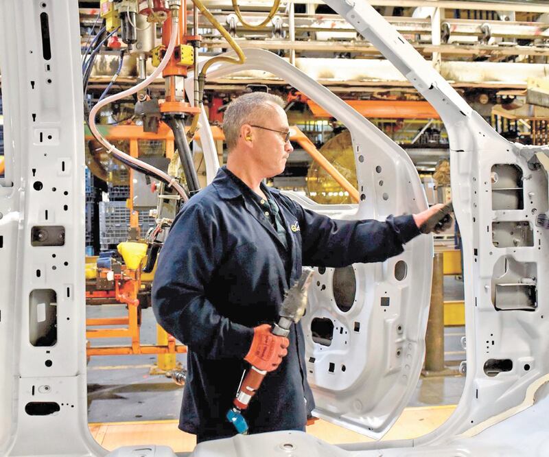 Algunas actividades productivas que se realizan en empresas de la frontera norte de México no cuentan con protocolos de higiene ni seguridad, considera Alfonso Ramírez Cuéllar. ARCHIVO EL UNIVERSAL