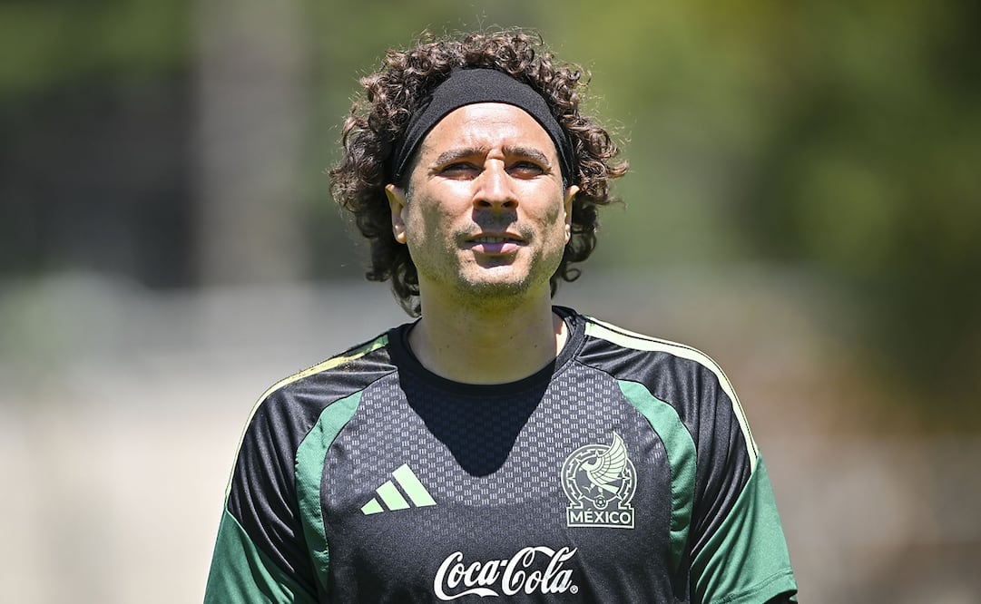 Guillermo Ochoa durante un entrenamiento de la Selección Mexicana en el CAR. FOTO: IMAGO7