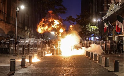 Se cumplen 11 años de la desaparición de los 43 de Ayotzinapa; padres marchan en la CDMX, sigue aquí el minuto a minuto