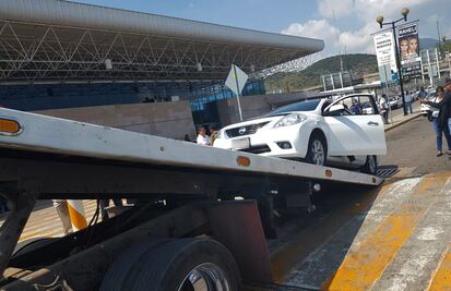 Transportistas inician “cacería” de Uber en Michoacán