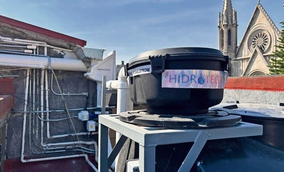 En marzo pasado se empezaron a instalar los primeros sistemas de captación de agua de lluvia en mercados públicos de la CDMX. Foto: Especial
