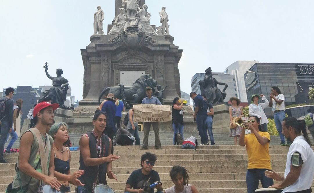 Apoyo internacional. Manifestantes aseguraron que a la protesta se sumaron estudiantes, campesinos y ONG de otros países. Foto: ÁNGEL SANTAMARÍA. EL UNIVERSAL