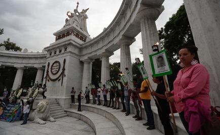 Reaparece "El Mosh" en marcha por los 43 de Ayotzinapa