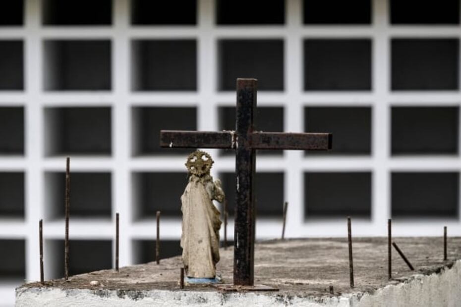 "Si mueren, que descansen en paz": Cruz Roja construye panteón para migrantes en selva del Darién