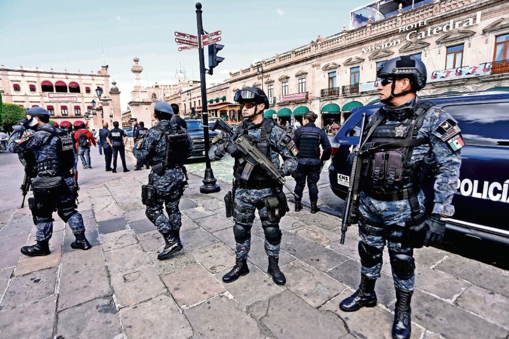 El gobierno del estado explicó que se han diseminado los operativos en zonas que pudieran ser de riesgo, además se reforzará con 3 mil 500 elementos de las fuerzas federales en Morelia (ARCHIVO EL UNIVERSAL)