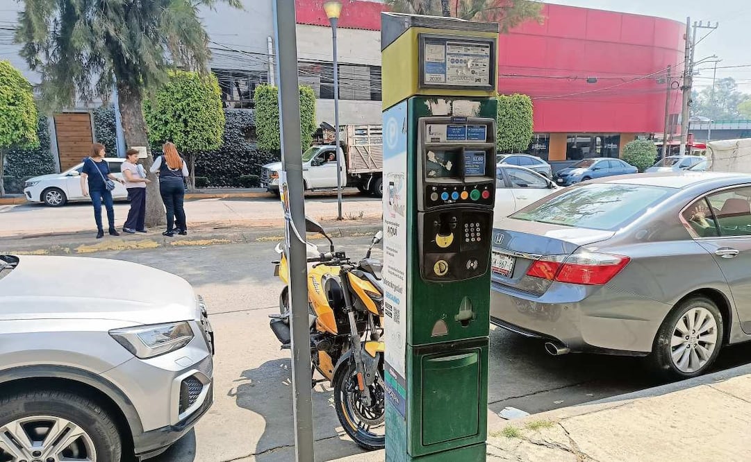Los parquímetros dejaron de operar en Naucalpan desde noviembre de 2014 tras acabar la concesión. Foto: GISELA GONZÁLEZ/EL UNIVERSAL