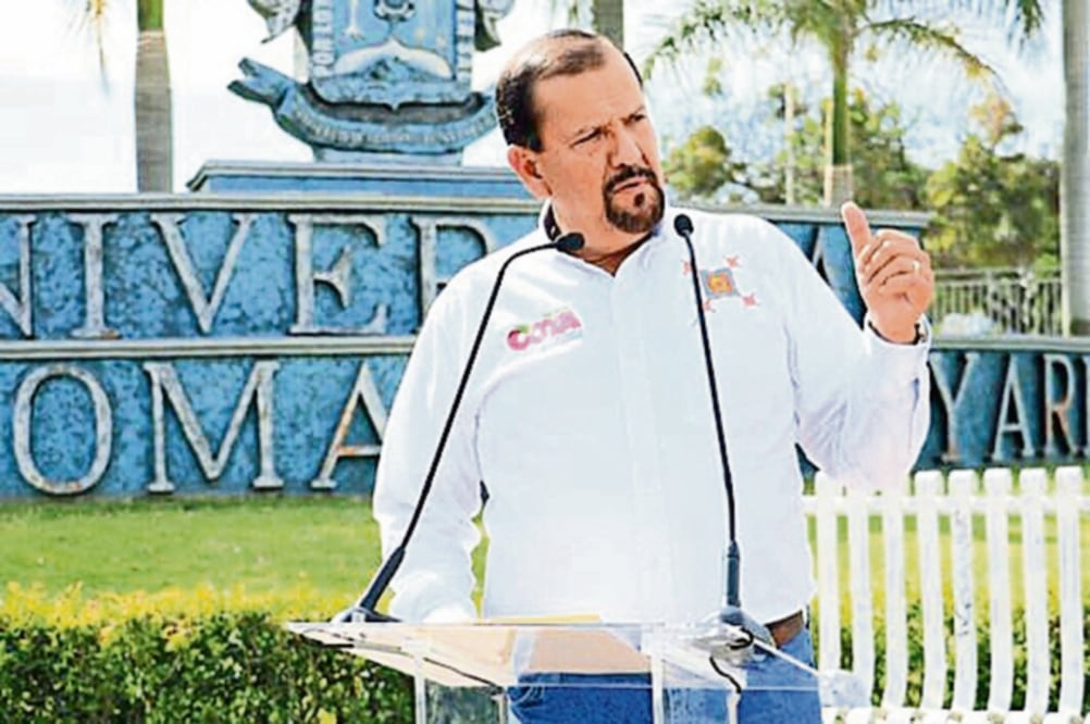 El abanderado de la alianza PRI-PVEM-Panal, Manuel Cota, dijo que creará un fideicomiso para brindar becas de investigación superior (TOMADA DE FACEBOOK)