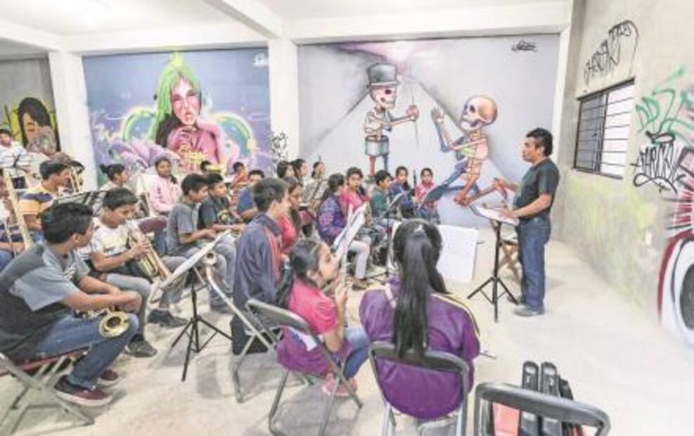 Junto a un basurero nace una escuela de música en Oaxaca