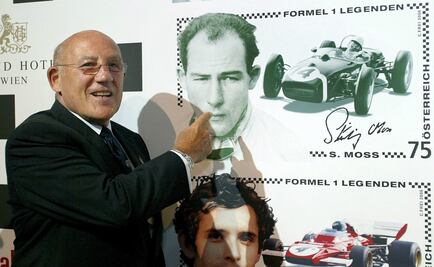 Stirling Moss y el gesto que lo inmortalizó en la historia