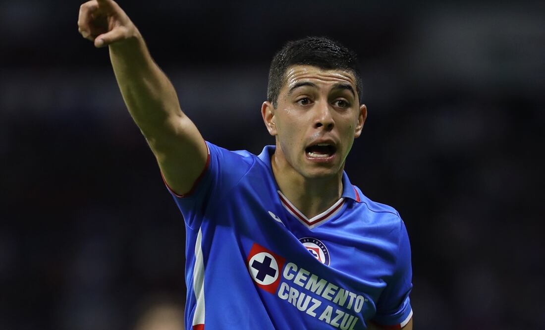 Erik Lira durante un partido de Cruz Azul - FOTO: Imago7