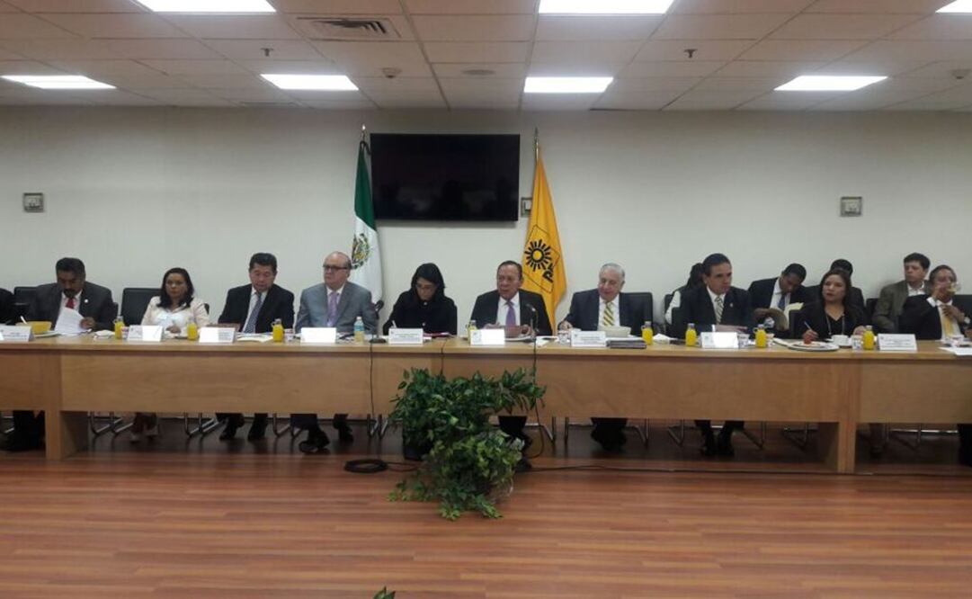 Barrales y mandatarios perredistas revisan Presupuesto 2017