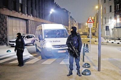 Policías belgas protestan por exceso de trabajo, tras terrorismo