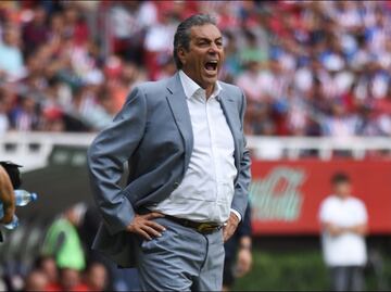 Tomás Boy, molesto por las facilidades de las Chivas ante Necaxa