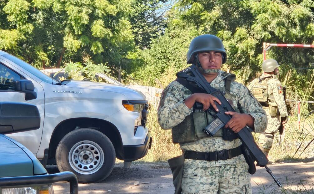 Aseguran armas y vehículos en finca de Culiacancito tras operativo de fuerzas federales. Foto: Especial