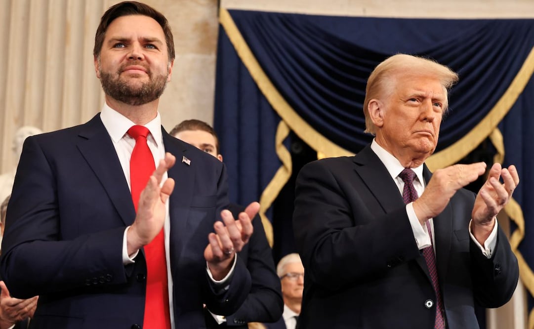 El vicepresidente estadounidense J.D. Vance y el presidente estadounidense Donald Trump reaccionan durante las ceremonias de inauguración en la Rotonda del Capitolio de los Estados Unidos el 20 de enero de 2025 en Washington, DC. Donald Trump asume su segundo mandato como el 47º presidente de Estados Unidos. Foto: EFE