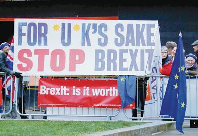 Gobierno británico en crisis por Brexit