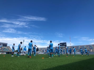 Lunes Premier; el futbol es La Paz