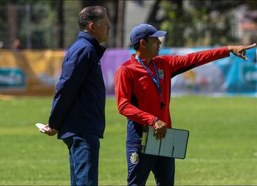 ¿Ricardo Peláez y Ricardo Cadena, con las horas contadas en Chivas?