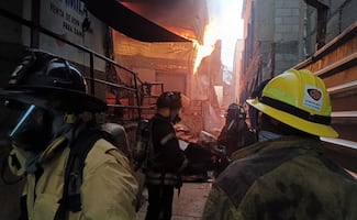 Incendio en Mercado Central de Acapulco deja más de 90 locales con daños; siniestro pudo haber sido provocado por un cortocircuito