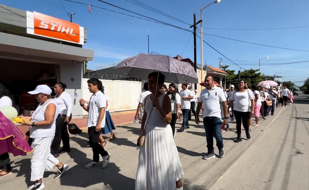 Sacerdote de Suchiate, Chiapas critica a AMLO en marcha por la paz: "Deja un país igual o peor que los anteriores". Foto: Especial