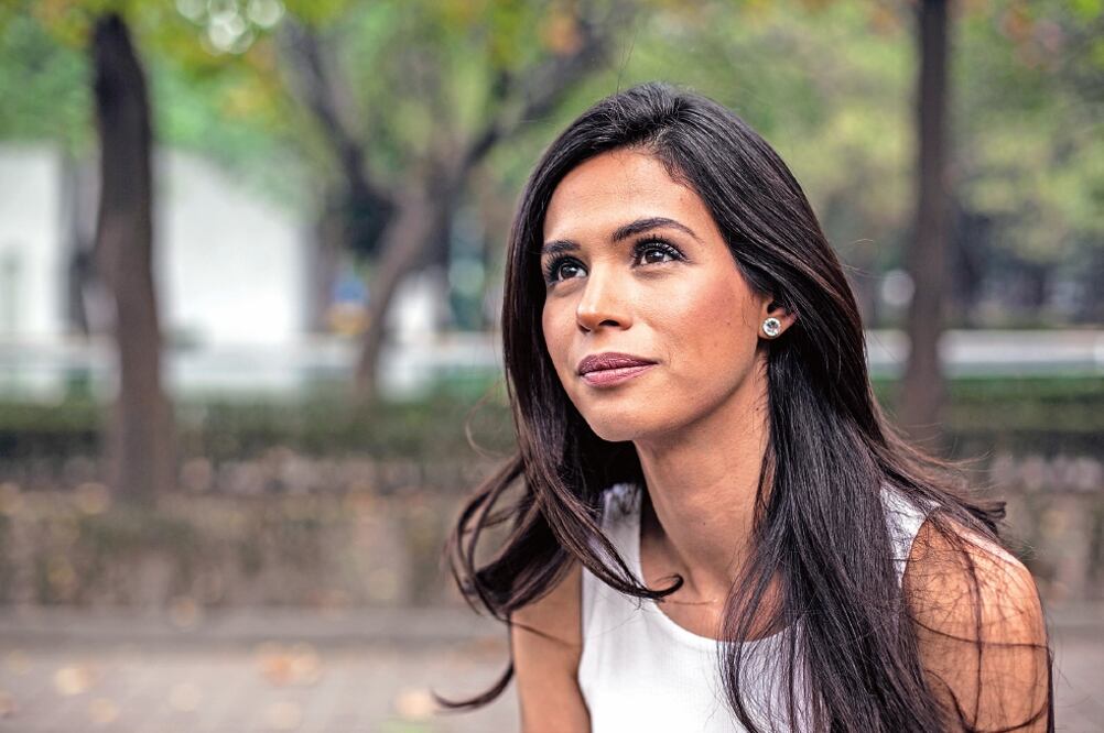 La modelo Laura Elena Zúñiga asegura que la confusión de una fotografía suya con la imagen de Emma Coronel le afecta también en su vida personal (GERMÁN ESPINOSA. EL UNIVERSAL)