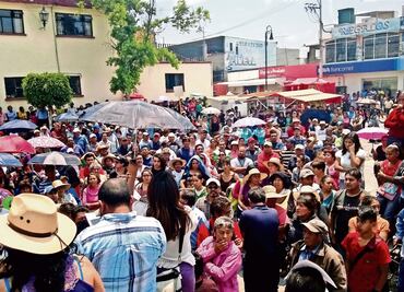 Dirigentes sociales van a penal de Cuautitlán