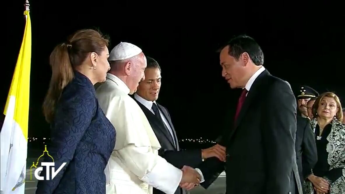 El secretario de Gobernación, Miguel Ángel Osorio Chong, en la recepción del Papa Francisco en Palacio Nacional, el 13 de febrero pasado (ARCHIVO. EL UNIVERSAL)