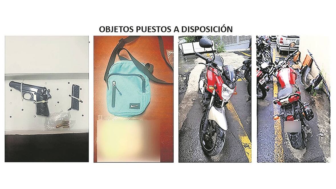 Los asaltantes intentaron huir a bordo de una motocicleta Yamaha color rojo. Durante la revisión se les encontró una pistola tipo escuadra y 4 cartuchos útiles (ESPECIAL)
