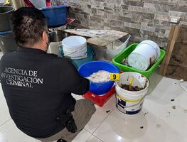 Megadecomiso de metanfetamina en Culiacán, Sinaloa; aseguran un inmueble, cartuchos y vehículos