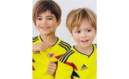 Shakira comparte tiernas fotos de sus hijos con playera de Colombia