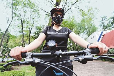 Sólo quería salvar al perro, no ser famosa: ciclista