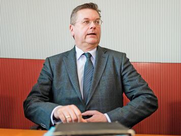 “Niersbach debe dejar a la FIFA”