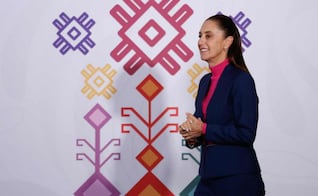 Sheinbaum celebra “revolución” en la educación media superior; destacan nuevo modelo de ciber bachillerato