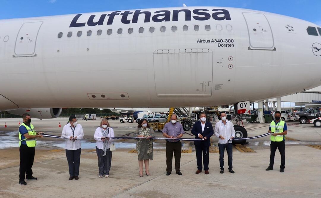 Funcionarios del Consejo de Promoción Turística de Quintana Roo dieron el corte del listón, que simbolizó la reinauguración de la ruta. Foto: Especial