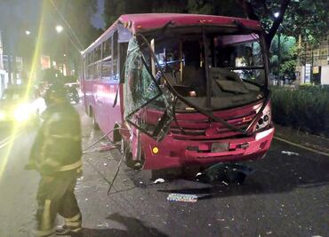 Chocan dos unidades de transporte público en Miguel Ángel de Quevedo; reportan al menos 7 heridos