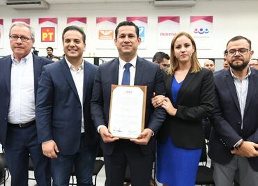 Entregan constancia de mayoría a Diego Sinhué en Guanajuato