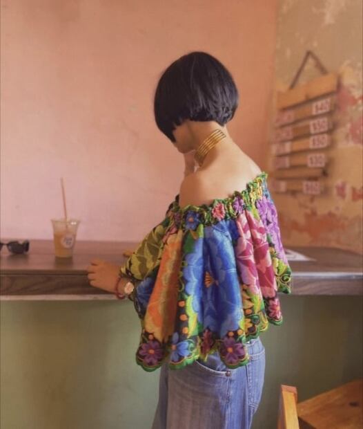 A la María Mercedes, Ángela Aguilar usa cinturón hecho con un lazo