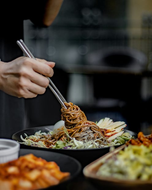 La comida coreana se caracteriza por llevar algunos ingredientes fermentados. Foto: Unsplash