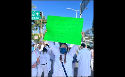 Marchan médicos pasantes en Oaxaca para exigir seguridad tras asesinato de Eric Andrade