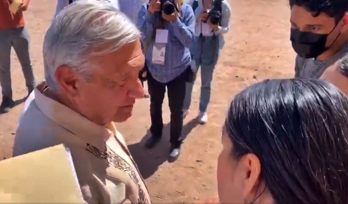 El presidente López Obrador pidió al gobernador Durazo atender la petición de ampliar la matricula de la Universidad de Sonora. Foto: tomada de video