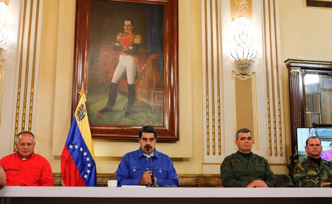 El presidente de Venezuela, Nicolás Maduro, junto a su ministro de Defensa, Vladimir Padrino (Foto: EFE)
