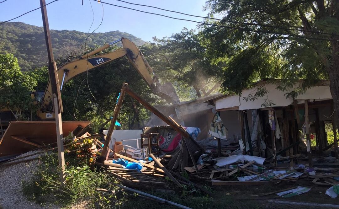 Policías federales y estatales destruyeron alrededor de 350 viviendas de concreto, madera y láminas de zinc. Foto: Óscar Gutiérrez / EL UNIVERSAL 