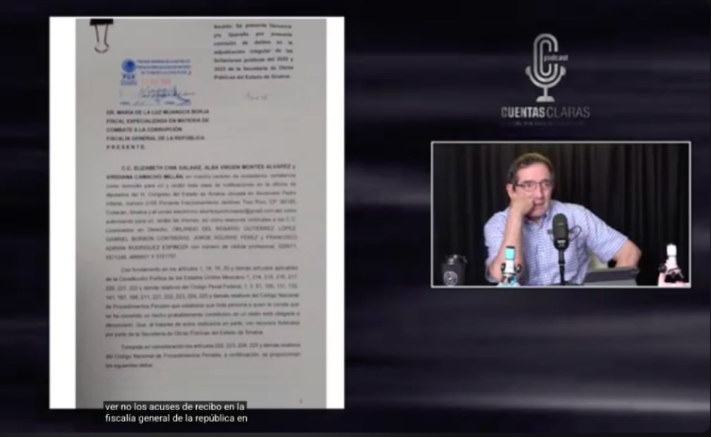 Cuén Ojeda muestra los acuses de las denuncias que presentó ante autoridades federales. Foto: Especial