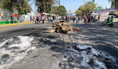 Agresión policiaca a pobladores de Xochimilco, por inercias del pasado: AMLO