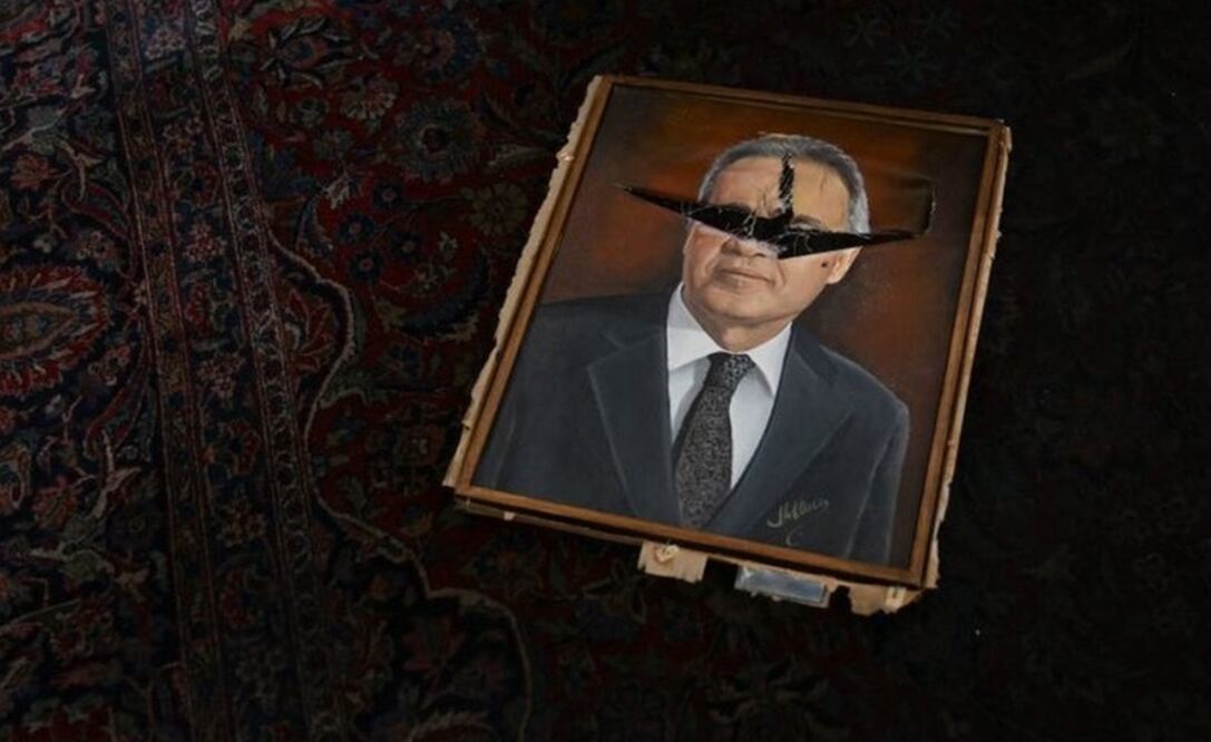 La pintura de un político brasileño en el Congreso fue vandalizada.Foto: Getty Image vía BBC