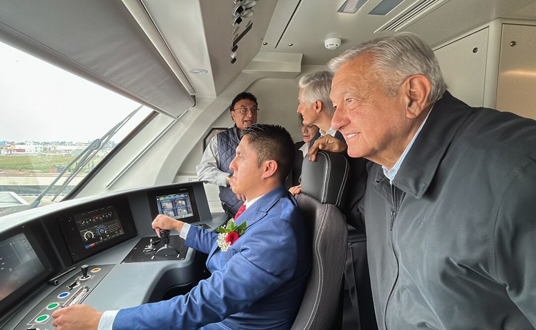 AMLO presume inauguracion de "El Insurgente". Foto: Twitter @alfredodelmazo