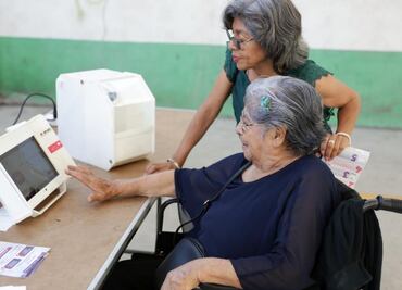 Hacen pruebas piloto en Morelos con urnas electrónicas para futuros procesos electorales; INE las facilitó